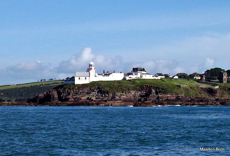 Cork Harbour / Cobh / Roches Point Lighthouse
Built 1835 to replace a lower one from 1817.
( Held it stored to place it sometime, and see, it's already here).

Keywords: Ireland;Celtic sea;Cork