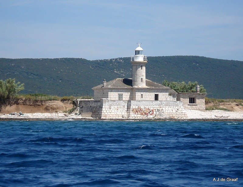 Rt Vnetak light
Built 1873, standing on Unije Island.
Keywords: Croatia;Adriatic sea