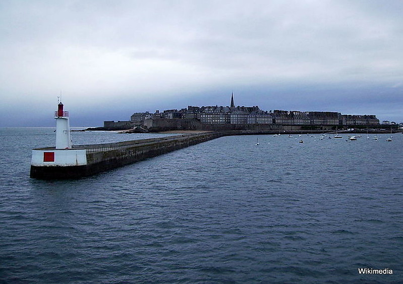 Brittany / Saint Malo / Feu de Mole des Noires 
Keywords: Brittany;Saint Malo;France;English channel
