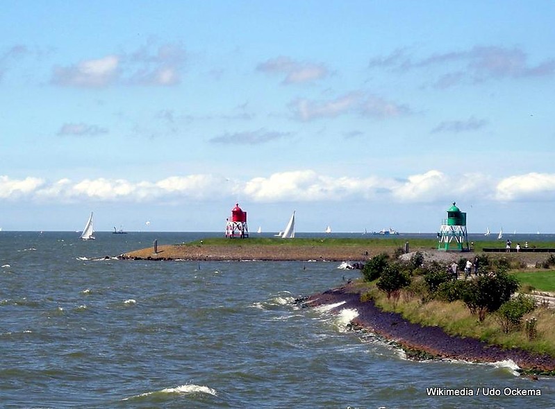 IJsselmeer / Friesland / Stavoren / Noorderhoofd (red) & Zuiderhoofd (green) Lights
Keywords: IJsselmeer;Stavoren;Friesland;Netherlands