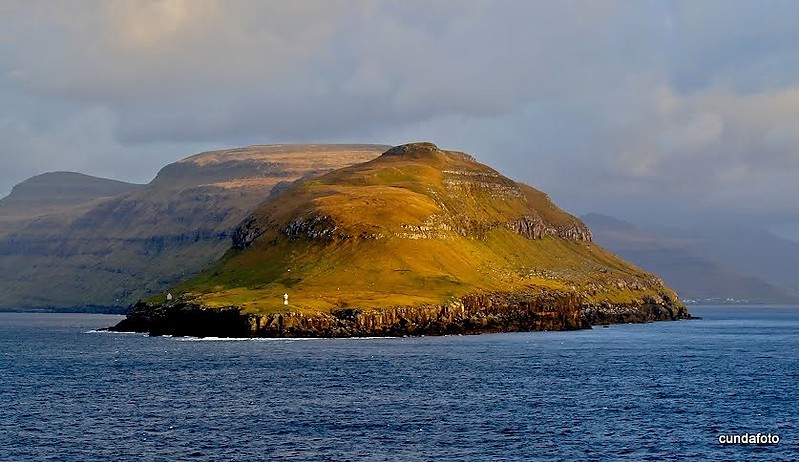 Eysturoy / Toftir Lighthouse
a distant view
Keywords: Eysturoy;Toftir;Faroe Islands;Atlantic ocean
