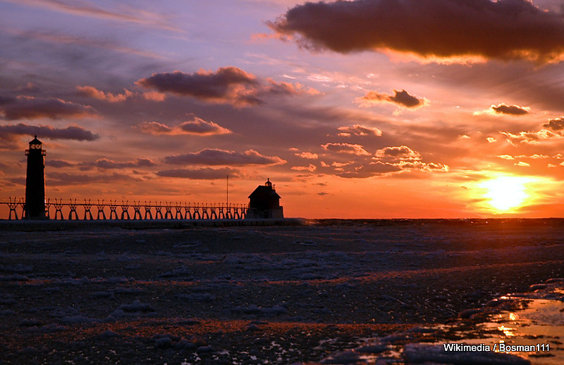 Michigan / Lake Michigan - Grand Haven South Pierhead / Outer & Inner Lighthouse
Keywords: Michigan;Lake Michigan;Grand Haven;United states;Sunset