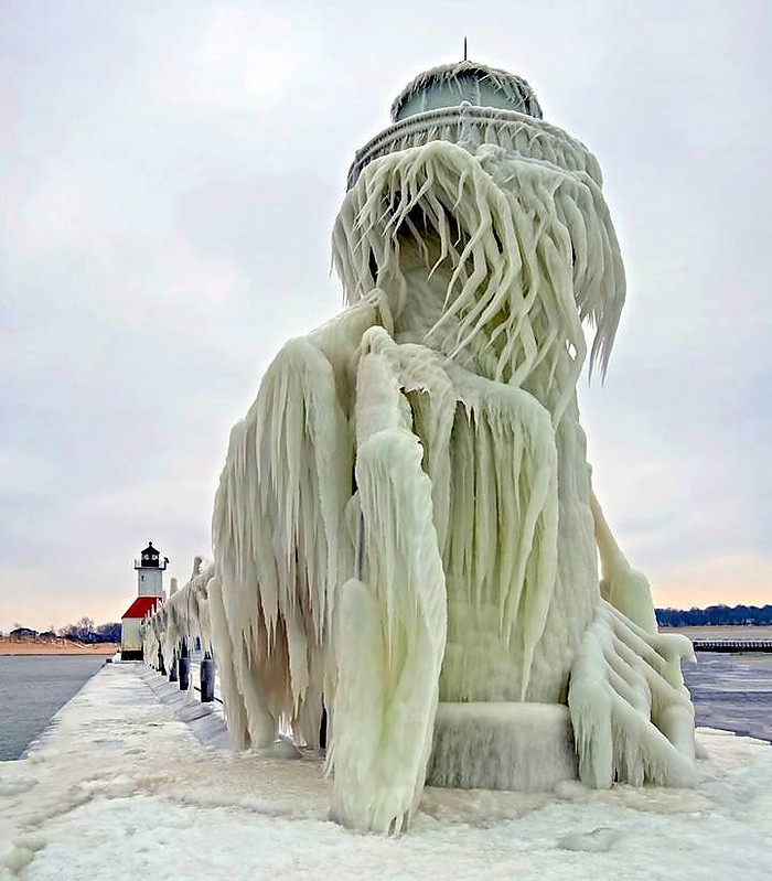 Michigan / Lake Michigan - St Joseph North / St Joseph Outer Lighthouse (close) & Inner Lighthouse (distant)
Winter, januari 2014
Keywords: Michigan;Lake Michigan;United States;Winter