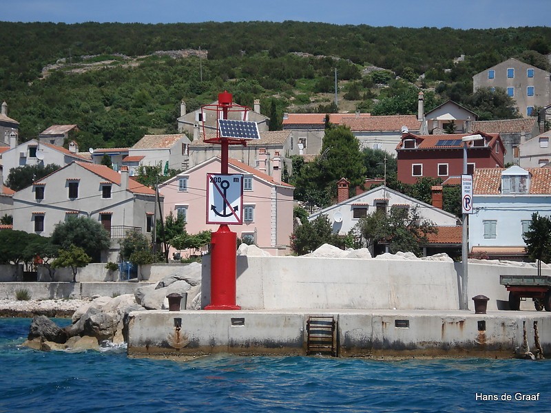 Unije ferry quay light
The only village on Unije Island.
Keywords: Croatia;Adriatic sea