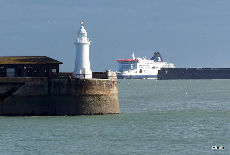 Dover / Prince of Wales Pier Lighthouse
Keywords: Dover;England;United Kingdom;English channel