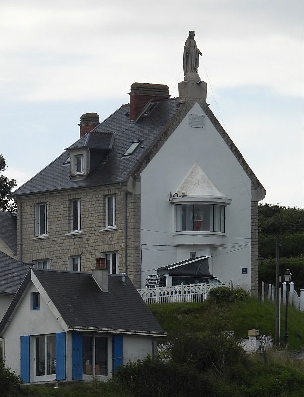 PORT-EN-BESSIN - Ldg Lts - Rear light
Keywords: Normandy;France;English channel