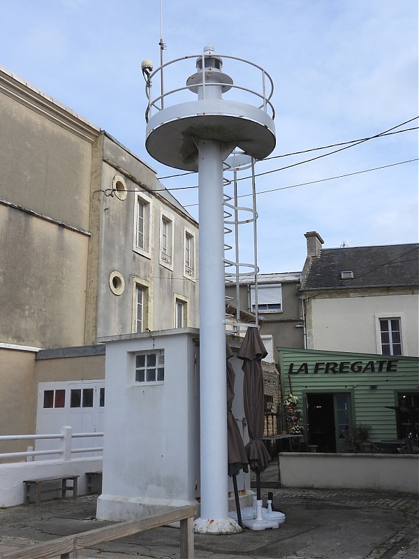 GRANDCAMP - Perré light
Keywords: Normandy;France;English channel