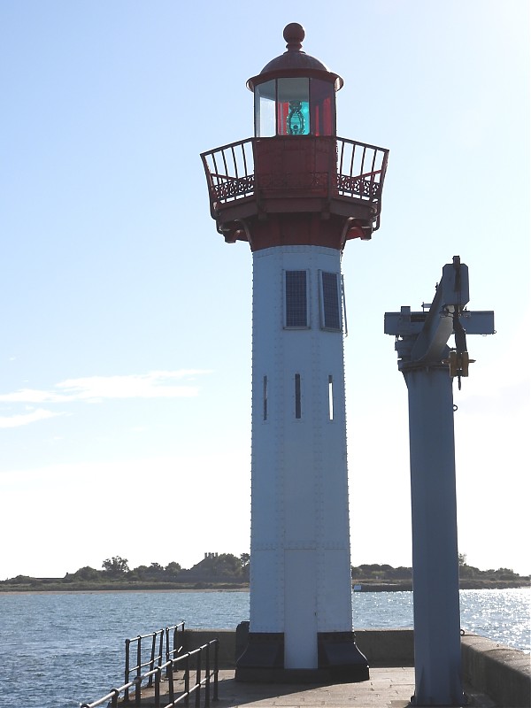 SAINT-VAAST-LA HOUGUE - Jetty - Head lighthouse
Keywords: Normandy;France;English channel