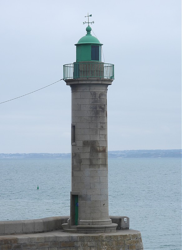 LE LÉGUÉ - Pointe à l'Aigle - Jetty - Head light
Keywords: France;English Channel;Le Legue