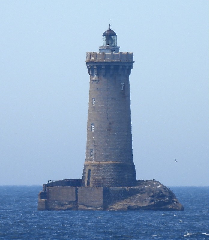 PORTSALL - Chenal du Four - Chenal Meridional de Portsall - Le Four Lighthouse
Keywords: Brittany;English Channel;France;Offshore