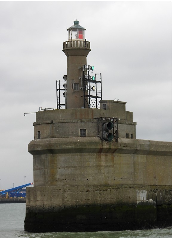 ZEEBRUGGE - Leopold II Dam - Mole Head Lighthouse
Keywords: Zeebrugge;Belgium;North sea