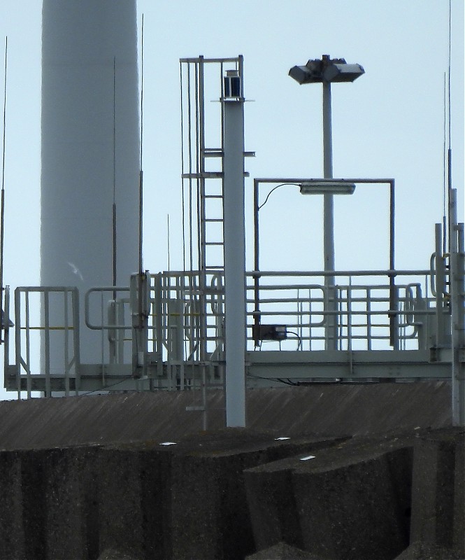 ZEEBRUGGE - LNG Dock - Dam - Elbow light
Keywords: Zeebrugge;Belgium;North sea