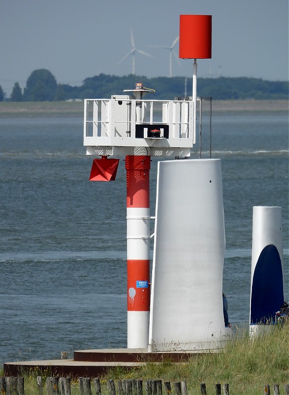 TERNEUZEN - Veerhaven - E Mole - Head light
Keywords: Netherlands;Terneuzen