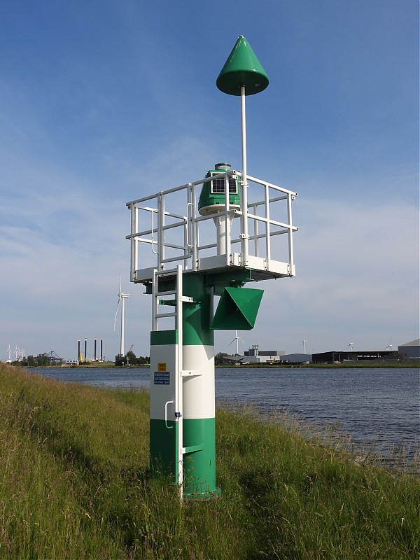 NORDZEEKANAAL - Zijkanaal E - Entrance - E side light
Keywords: Amsterdam;Nordzeekanaal;North Sea;Netherlands