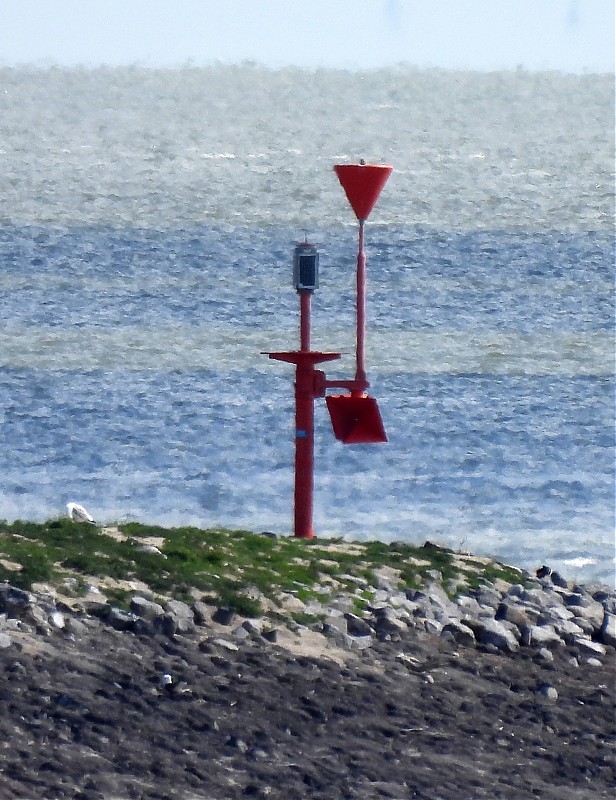 DEN OEVER - Detached Breakwater - S Head light
Keywords: Netherlands;Ijsselmeer;Den Oever