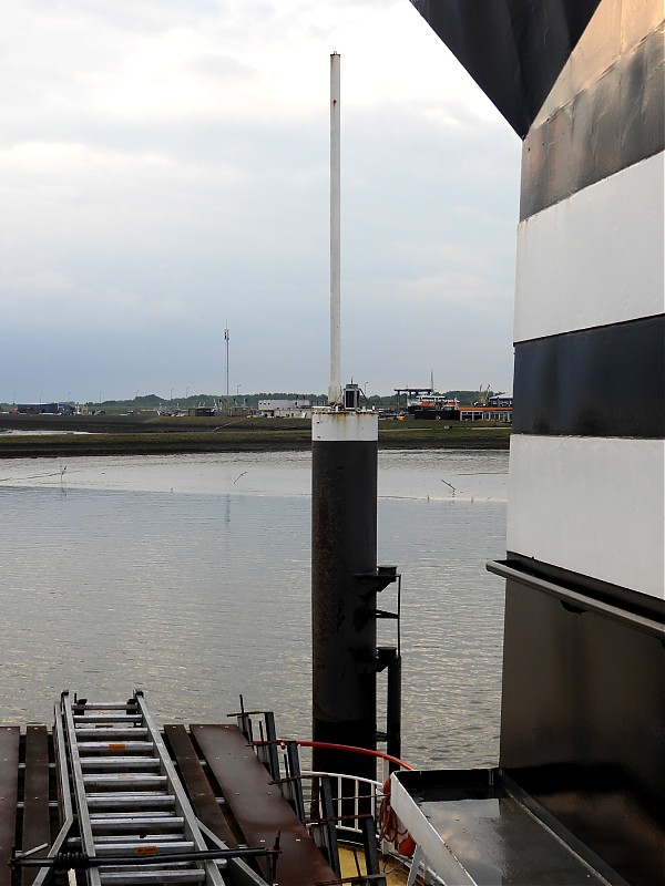 LAUWERSOOG - Ferry Harbour light
Keywords: Lauwersoog;Netherlands;North sea