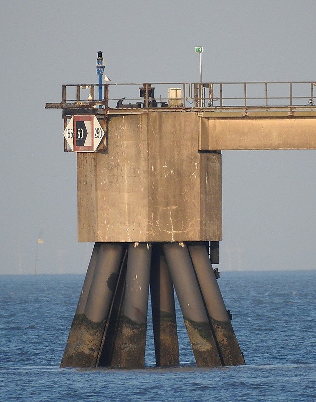 JADE - Hooksiel - INEOS Tanker Pier - Off N End Light
Keywords: Jade;Germany;North sea;Wilhelmshaven;Niedersachsen;Jadebusen