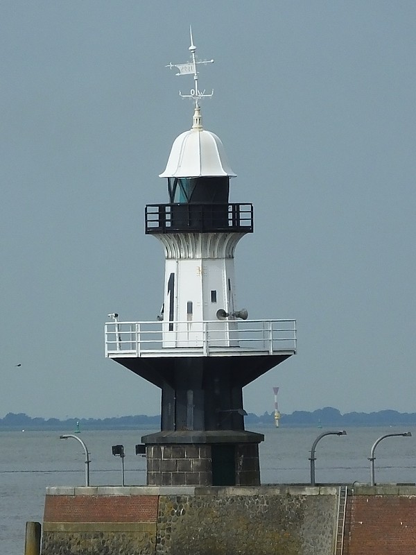 NORD-OSTSEE-KANAL - Brunsbüttel - Old outer harbour Mole 1 Head lighthouse
Keywords: Kiel Canal;Germany;Brunsbuttel