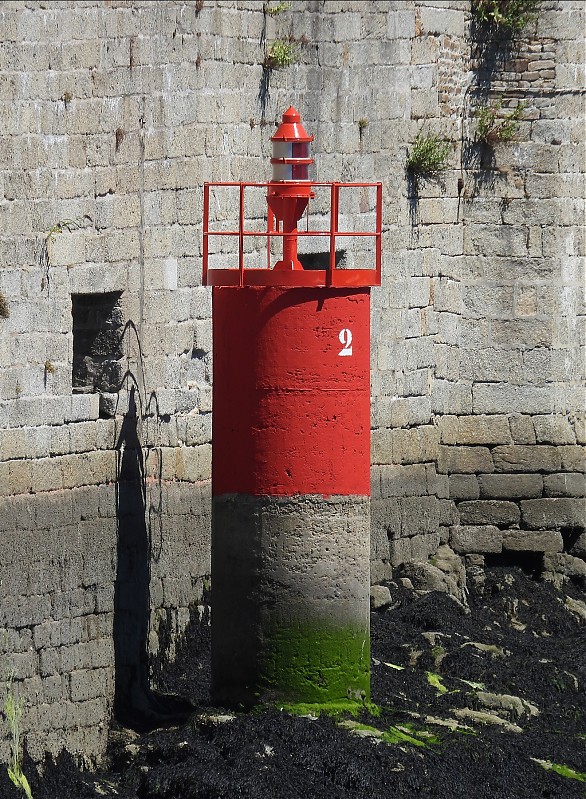 CONCARNEAU - Passage de Lanriec - W Side - Ville-Close - S Point light
Keywords: Bay of Biscay;France;Brittany;Concarneau