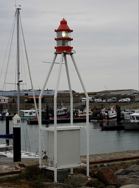 NOIRMOUTIER ISLAND - Port de L'Herbaudière - Ldg Lts - Front light
Keywords: France;Bay of Biscay;Pays de la Loire;Ile de Noirmoutier