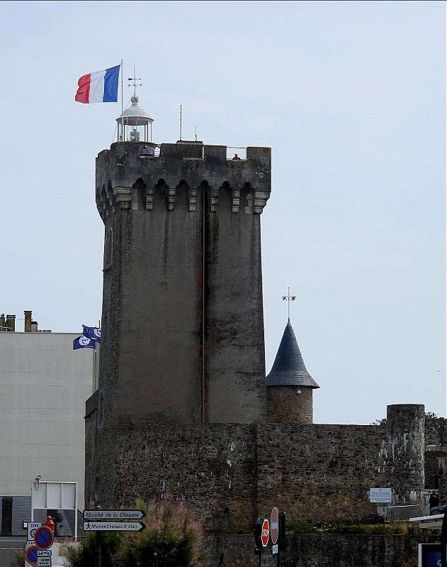 LES SABLES-D'OLONNE - Ldg Lts - Rear - Tour d'Arundel Lighthouse
Keywords: France;Bay of Biscay;Pays de la Loire;Les Sables-d-Olonne