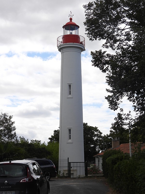 OLÉRON ISLAND - Château d'Oléron - Ldg Lts - Rear Lighthouse
Keywords: Nouvelle-Aquitaine;France;Bay of Biscay;Charente-Maritimec;Oleron