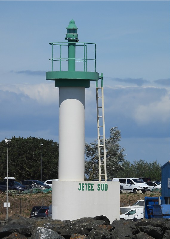 OLÉRON ISLAND - La Cotinière - Jetée Sud - Head light
Keywords: Nouvelle-Aquitaine;France;Bay of Biscay;Charente-Maritimec;Oleron