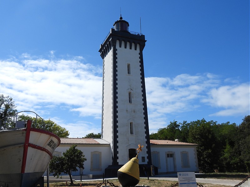 LA GIRONDE - Le-Verdon-sur-Mer - 1st Ldg Lts - Rear - Pointe de Grave lighthouse
Keywords: Nouvelle-Aquitaine;France;Bay of Biscay;Charente-Maritimec;Gironde River