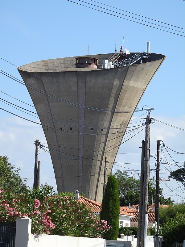 LA GIRONDE - Ldg Lts - Rear - Saint-Pierre light
Keywords: Nouvelle-Aquitaine;France;Bay of Biscay;Charente-Maritimec;Gironde River