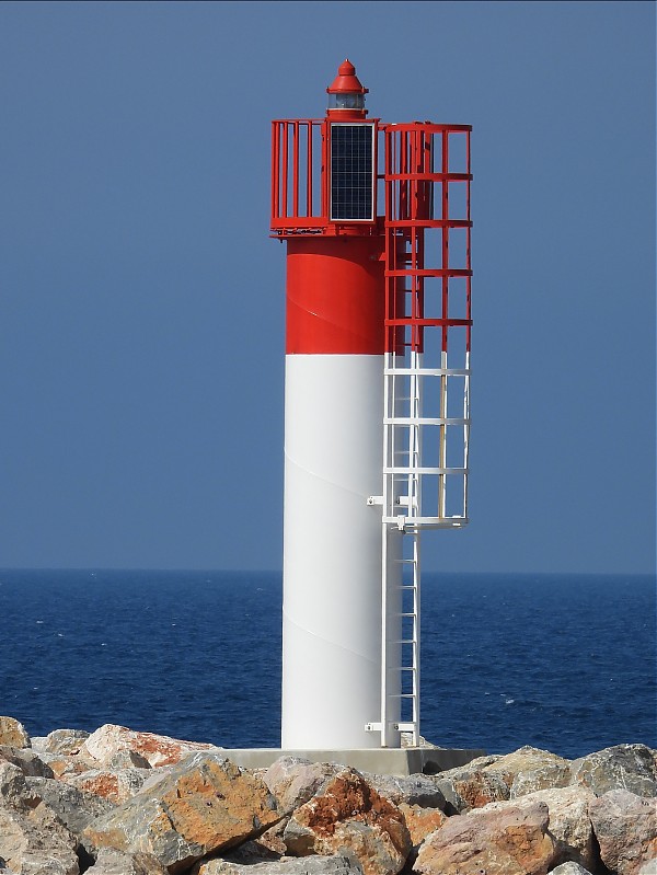 BANYULS-SUR-MER - NE Jetty - Head light
Keywords: France;Mediterranean sea;Languedoc-Roussillon