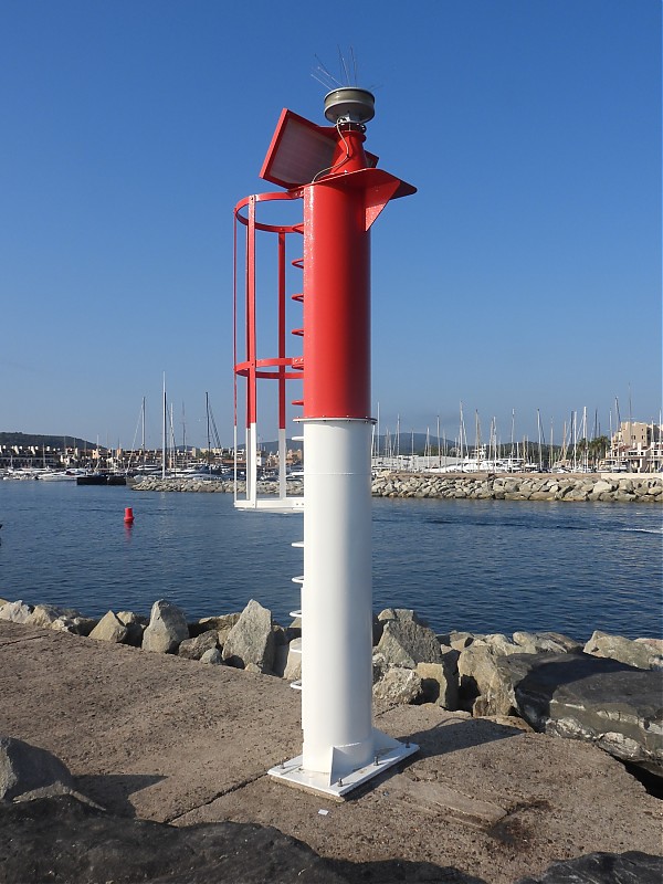 GULF OF SAINT-TROPEZ - Port de Cogolin - E Jetty - Head light
Keywords: France;Mediterranean sea;Cote-d-Azur;Saint-Tropez