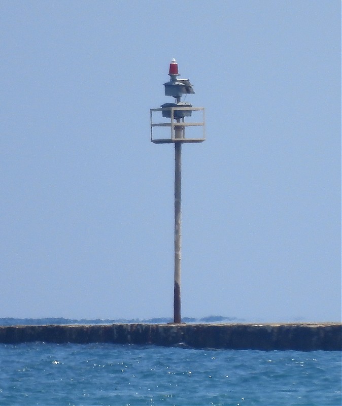 MARSAXLOKK - Inner Breakwater - Arm light
Keywords: Malta;Marsaxlokk;Mediterranean sea