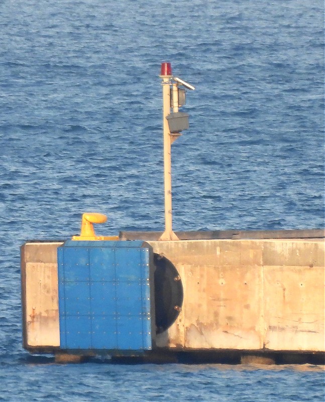 MARSAXLOKK - Container Terminal No 2 - NE Corner light
Keywords: Malta;Marsaxlokk;Mediterranean sea