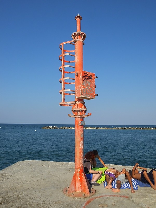 BELLARIA - Entrance - S Side light
Keywords: Italy;Adriatic sea
