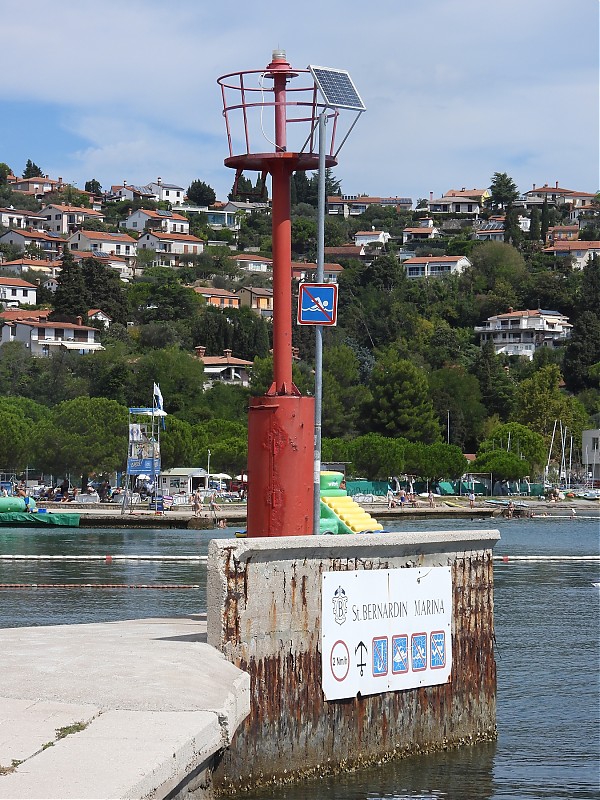 PORTOROŽ/PORTOROSE - Rt Sv Bernardin - Harbour Entrance - W light
Keywords: Slovenia;Adriatic sea;Portoroz