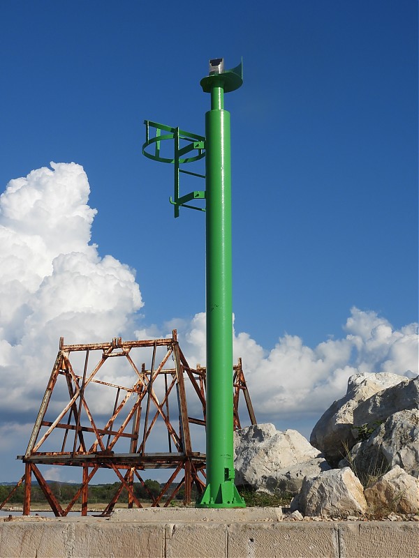 UMAG/UMAGO - Posoj Cement Works - Breakwater Head light
Keywords: Croatia;Adriatic sea;Umag;Gulf of Venice