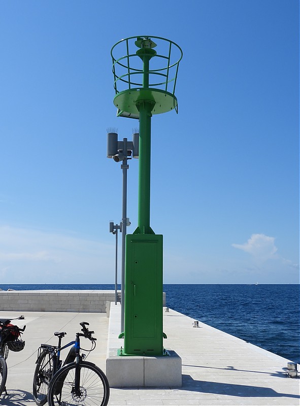 ROVINJ/ROVIGNO - Marina Breakwater - Head light
Keywords: Croatia;Adriatic sea;Rovinj