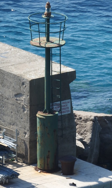 PLAT - Pier Head light
Keywords: Adriatic sea;Dubrovnik;Croatia