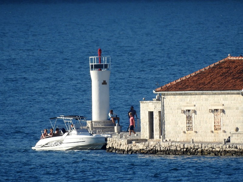 BOKA KOTORSKA/BOCCHE DI CATTARO - Risanski Zaliv - Gospa od Škrpjela/Nostra Signora delle Rocce Islet Lighthouse
Keywords: Kotor bay;Adriatic sea;Montenegro;Tivat