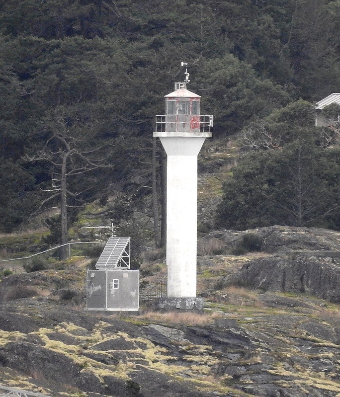 HARO STRAIT - Discovery Island - E End Lighthouse
Keywords: Haro Strait;Canada;British Columbia;Victoria;Strait of Juan de Fuca