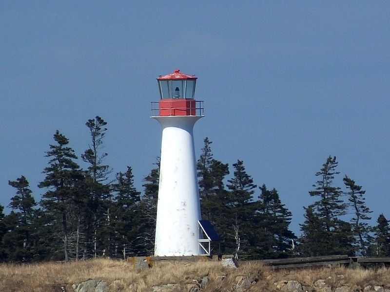 BAY OF FUNDY - The Wolves - Southern Wolf Island - SE Point lighthouse
Keywords: New Brunswick;Canada;Bay of Fundy