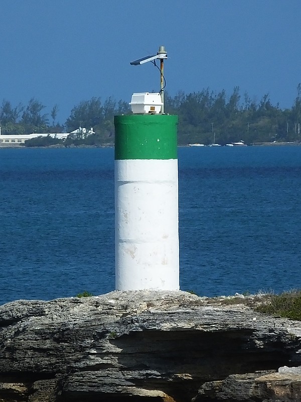 GREAT SOUND - Two Rock Passage - N Side - Mowbray Island light
Keywords: Bermuda;Atlantic Ocean;Hamilton Island