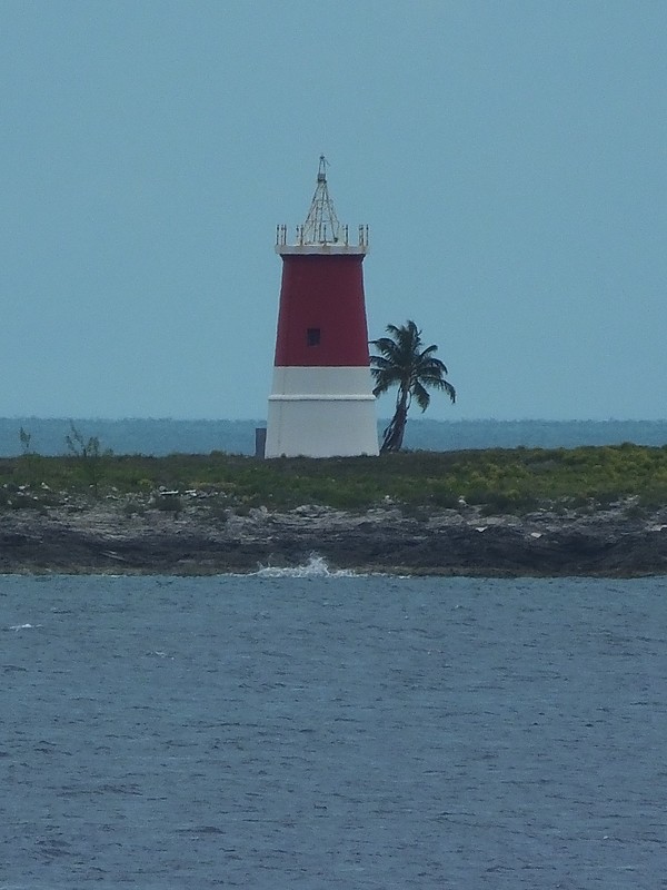 GREAT BAHAMA BANK - Gun Cay Lighthouse
Keywords: Bahamas;Great Bahama Bank