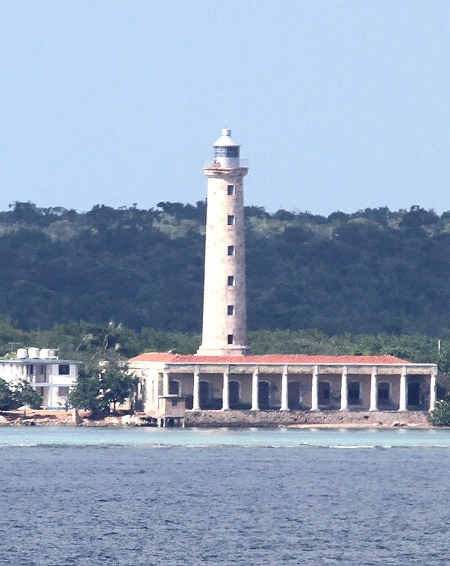 CABO CRUZ Lighthouse
Keywords: Cuba;Caribbean sea