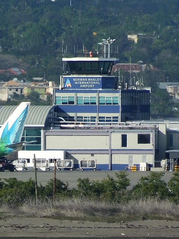 KINGSTON - Norman Manley International Airport light
Keywords: Jamaica;Kingston;Caribbean sea