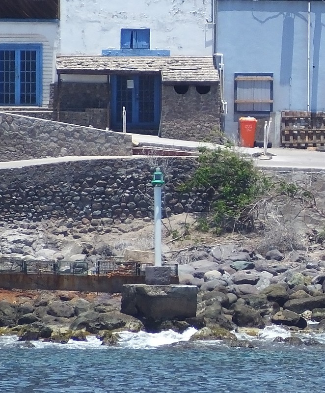 SABA - Fort Baai - West Breakwater light
Keywords: Saba;Caribbean sea