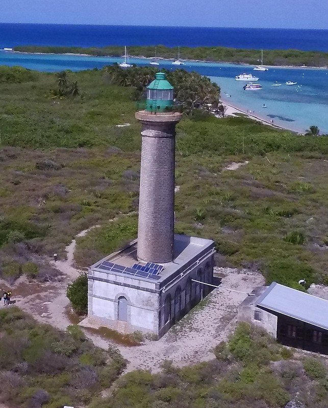 GUADELOUPE - Terre de Bas Islet - Petite Terre Lighthouse
Keywords: Guadeloupe;Caribbean sea;Ile de Petite Terre