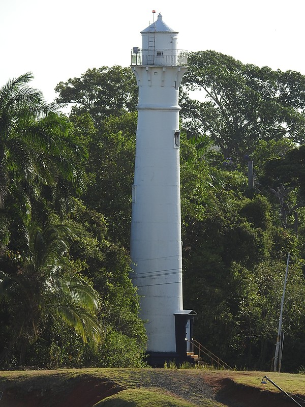 PANAMA CANAL - Atlantic Entrance - Southbound Ldg Lts - Middle - No 5 lighthouse
Keywords: Panama canal;Panama
