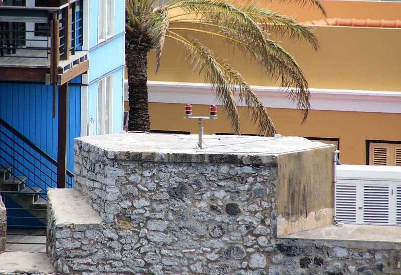 CURAÇAO - Willemstad - Sint Anna Baai - Entrance - W Side - Riffort light
Keywords: Netherlands Antilles;Curacao;Caribbean sea;Willemstad