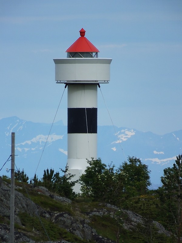BOGEN - E Side - Glåpen lighthouse
Keywords: Lofoten;Vestfjord;Norway;Norwegian sea
